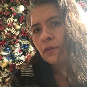 Meet your Posher, Gloria amanda